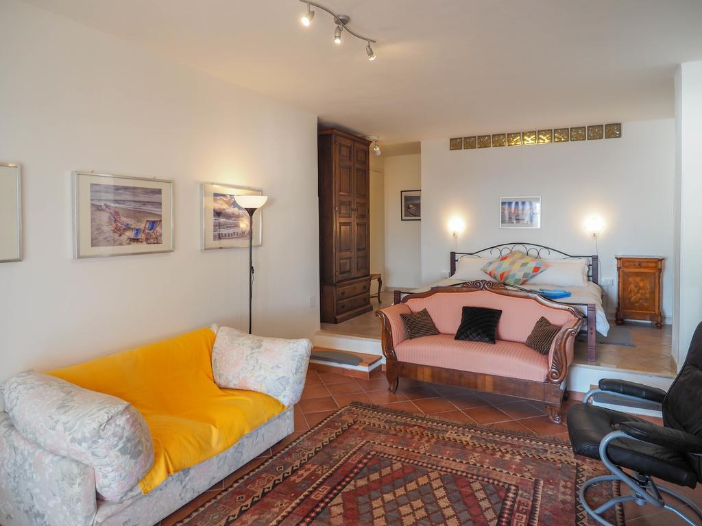 ピエトラ・リーグレ Tra Gli Ulivi Bed & Breakfast 部屋 写真
