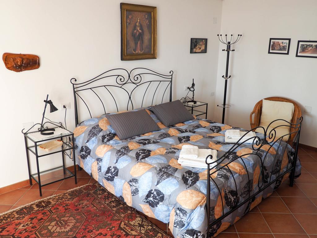 ピエトラ・リーグレ Tra Gli Ulivi Bed & Breakfast 部屋 写真